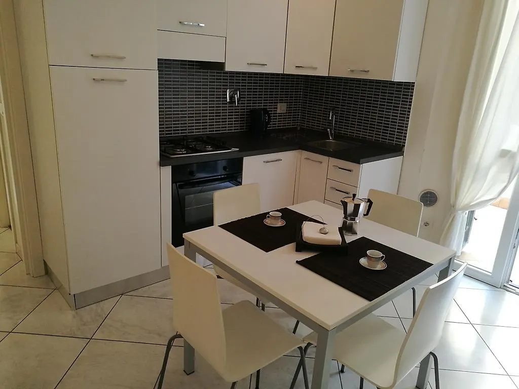 Residenza Piazza Malpighi Bolonia Italia